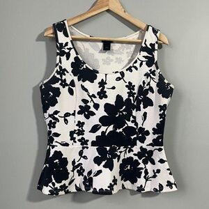 Ann Taylor sleeveless Tulip shape top in Black and White size Large